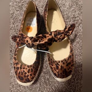 *NWT* Leopard Print Shoes with Bow